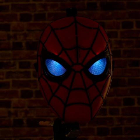 Hasbro Marvel Spider Man Wisecrackin Glow Işıklı ve Sesli Elektronik Maske G2448