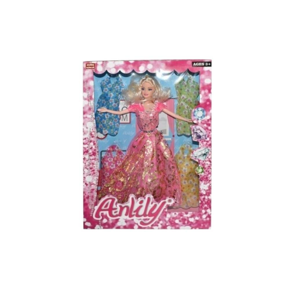 Anlily Bebek ve 4 Yedek Kıyafetiyle Moda Zamanı