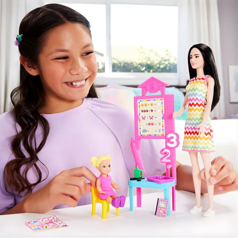 Barbie Bakım Temalı Kariyer Oyun Setleri JCR71