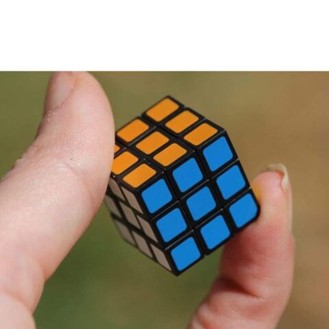 World's Smallest Toys Dünyanın En Küçük Rubik Küpü