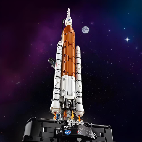 LEGO Technic NASA Artemis Uzay Fırlatma Sistemi Roketi 42221