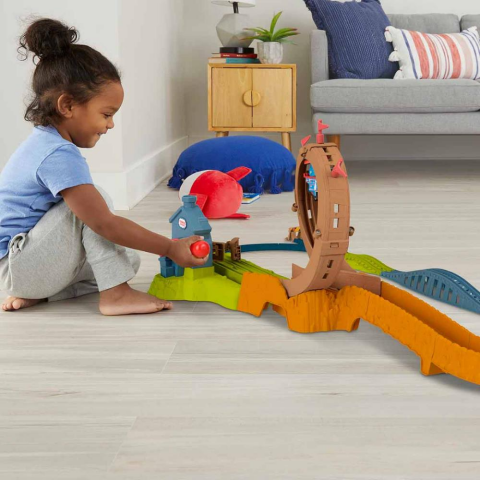 Fisher Price Thomas ve Arkadaşları Çemberde Dönüş Eğlencesi Oyun Seti HJL20