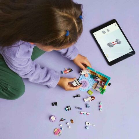 LEGO® Friends Paisley’nin Odası 42647 - 6 Yaş ve Üzeri Çocuklar için Mini Bebek İçeren Yaratıcı Oyuncak Yapım Seti (199 Parça)