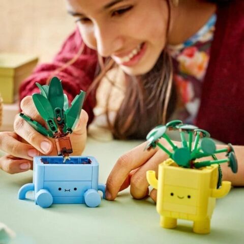 LEGO® Botanicals Mutlu Bitkiler 10349 LEGO 4