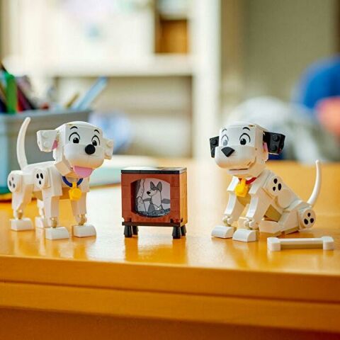 LEGO® Disney Lucky ve Penny 101 Dalmaçyalı Köpek Yavruları 43271