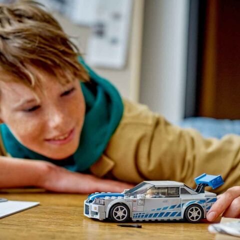 LEGO® Speed Champions Daha Hızlı Daha Öfkeli Nissan Skyline GT-R (R34) 76917 - 9 Yaş ve Üzeri Çocuklar için Yarış Arabası Modeli İçeren Koleksiyonluk ve Sergilenebilir Yaratıcı Oyuncak Model Yapım Seti (319 Parça) 4