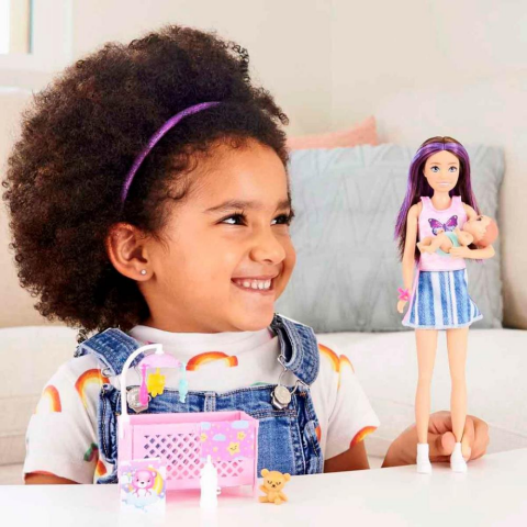 Barbie Skipper Bebek Bakıcılığı Beşikli Oyun Seti HJY33