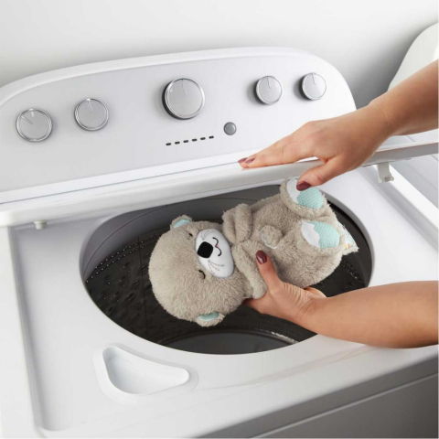 Fisher Price Uyku ve Oyun Arkadaşı Su Samuru FXC66