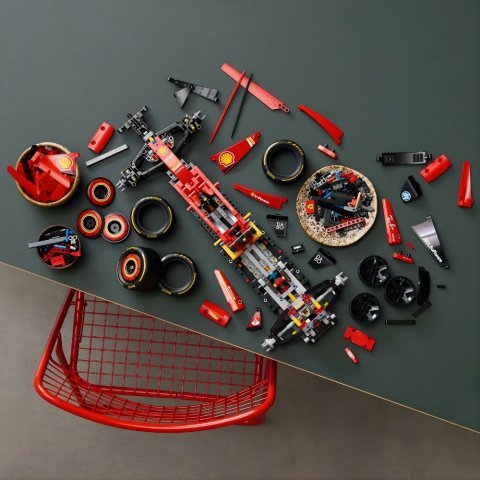 LEGO® Technic Ferrari SF-24 F1 Araba 42207