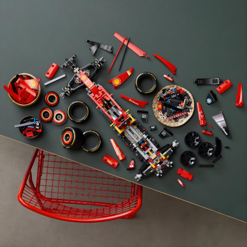 LEGO® Technic Ferrari SF-24 F1 Araba 42207