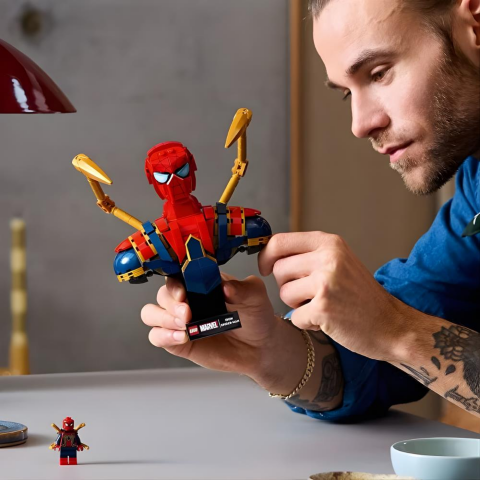 LEGO Marvel Iron Örümcek Adam Büstü 76326