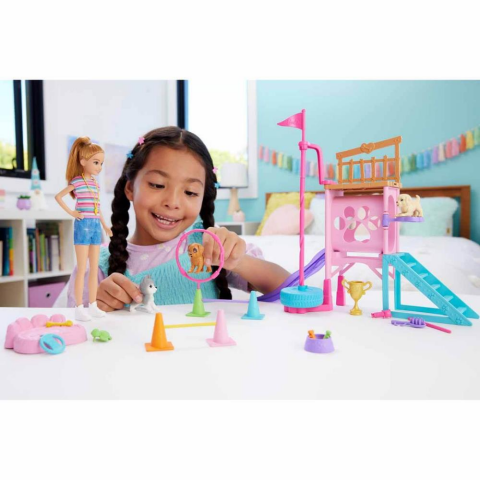 Barbie Stacie'nin Köpekçik Oyun Parkı HRM10