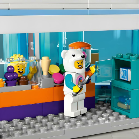 LEGO ®City Dondurma Dükkanı 60363 - 6 Yaş ve Üzeri Çocuklar İçin Yaratıcı Oyuncak Yapım Seti (296 Parça)