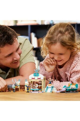 LEGO ® Disney Frozen Anna’nın Kızak Macerası 43256 - 4 Yaş ve Üzeri Yapım Seti (192 Parça)