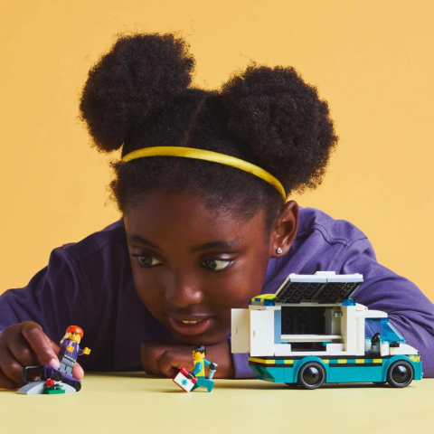 LEGO® City Acil Yardım Ambulansı Oyuncak Araç Yapım Seti 60451