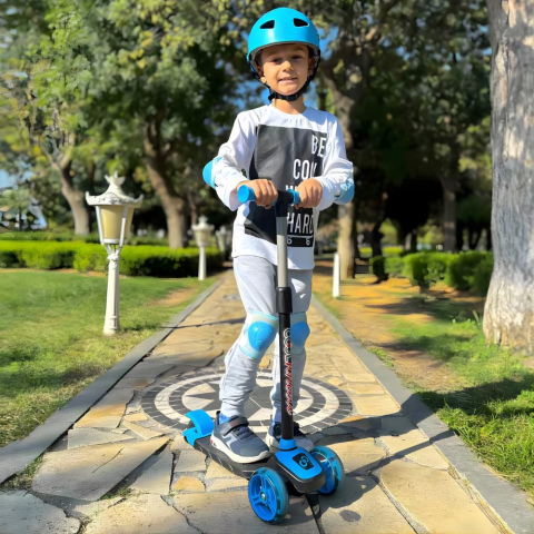Twist 3 Tekerlekli Işıklı Scooter