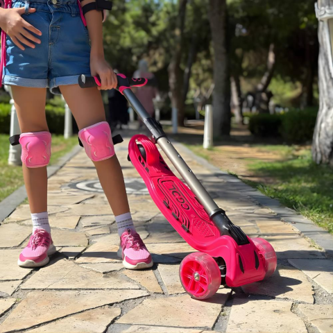 Cool Wheels 3 Tekerlekli Işıklı Maxi Scooter Pembe